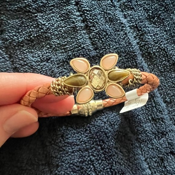 Loft Salmon Corded Bracelet with Flower - Magnetic Closure - Picture 1 of 4